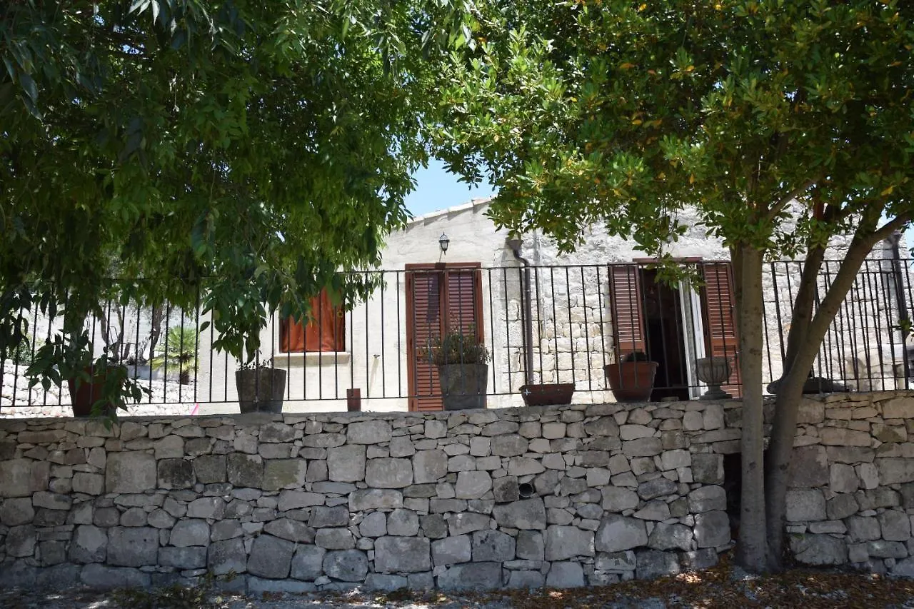 Casa Il Carrubbo Pension Frigintini