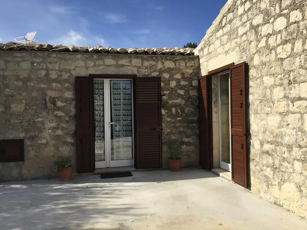 Landhuis Casa Il Carrubbo Pension Frigintini