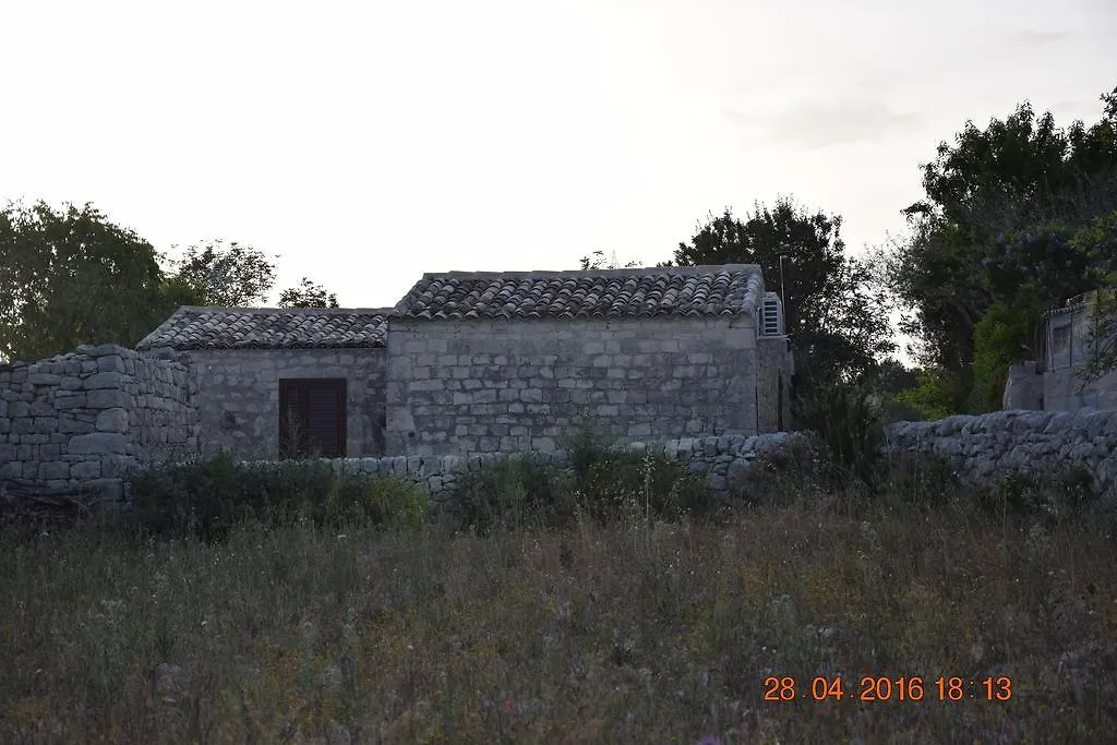 Casa Il Carrubbo Pension Frigintini Landhuis