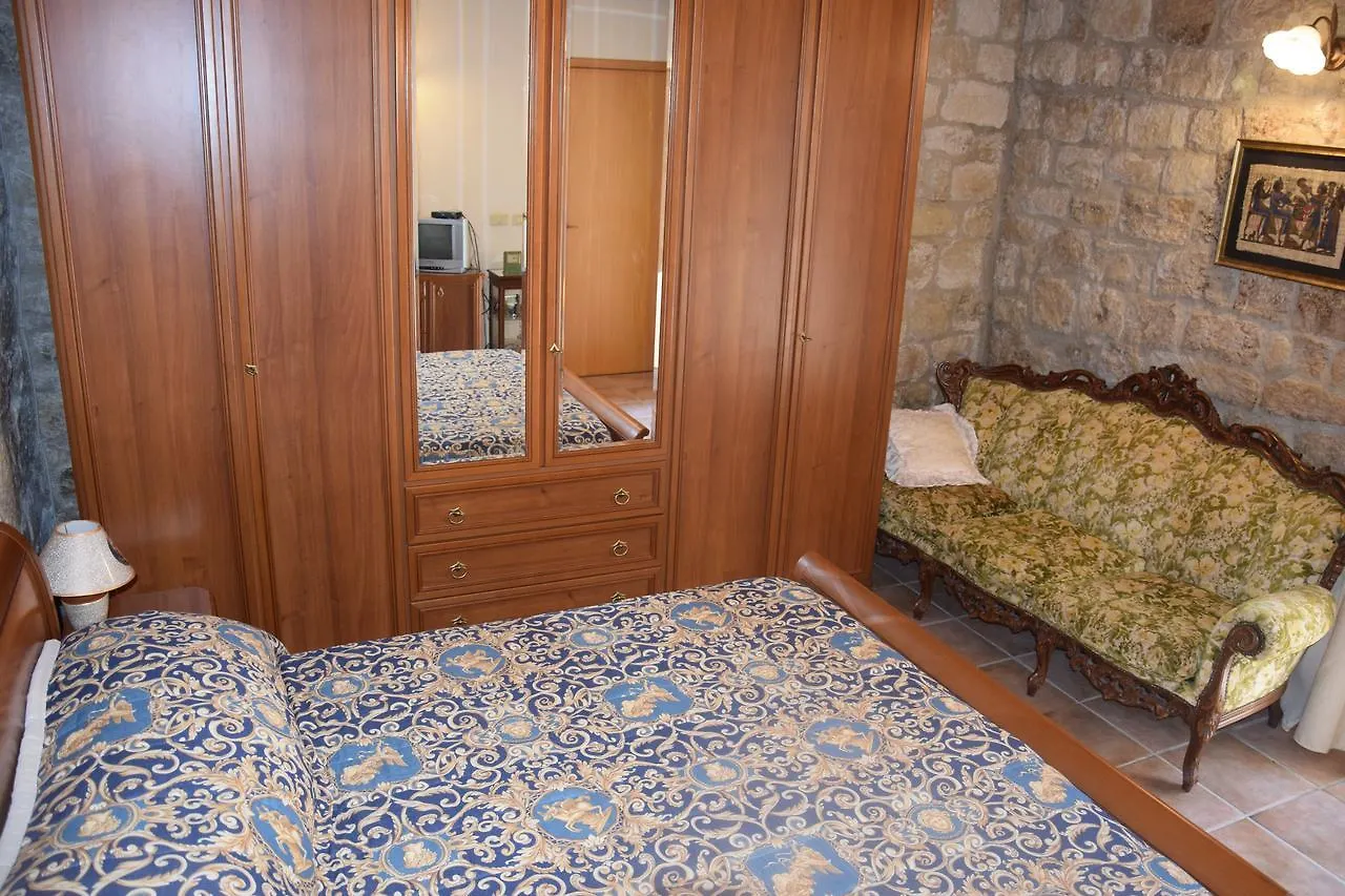 Casa Il Carrubbo Pension Frigintini Italië
