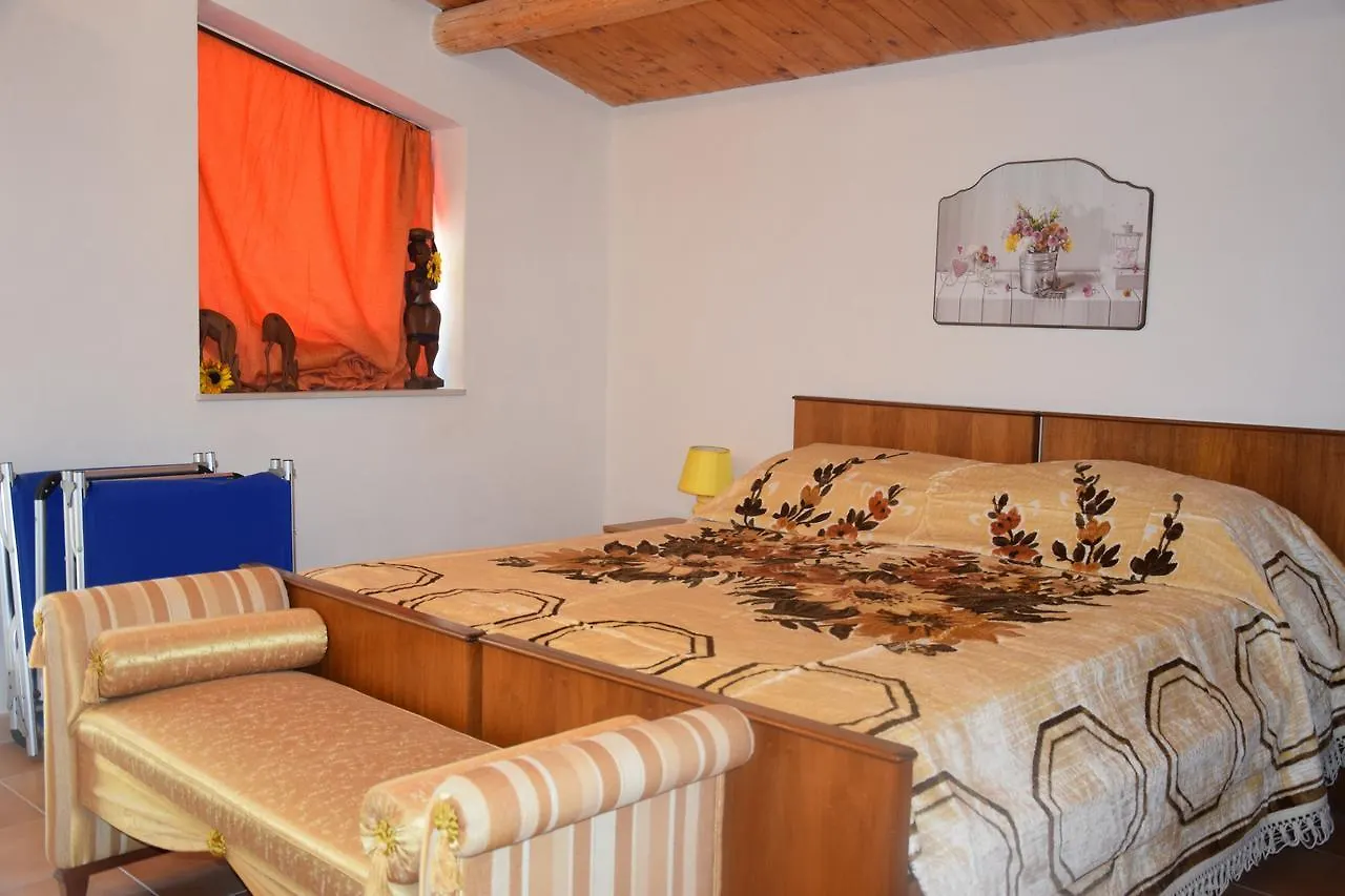 Casa Il Carrubbo Pension Frigintini Landhuis